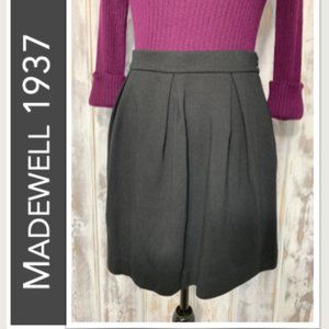 Madewell 1937 Skirt Pleated, Flared in Black with Side Button Closure GUC